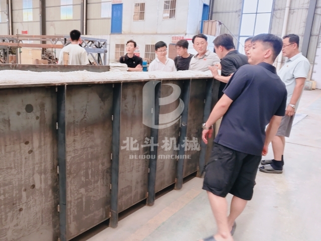 座談論方案,實地驗設備 —— 客戶蒞臨鞏義北斗參觀考察